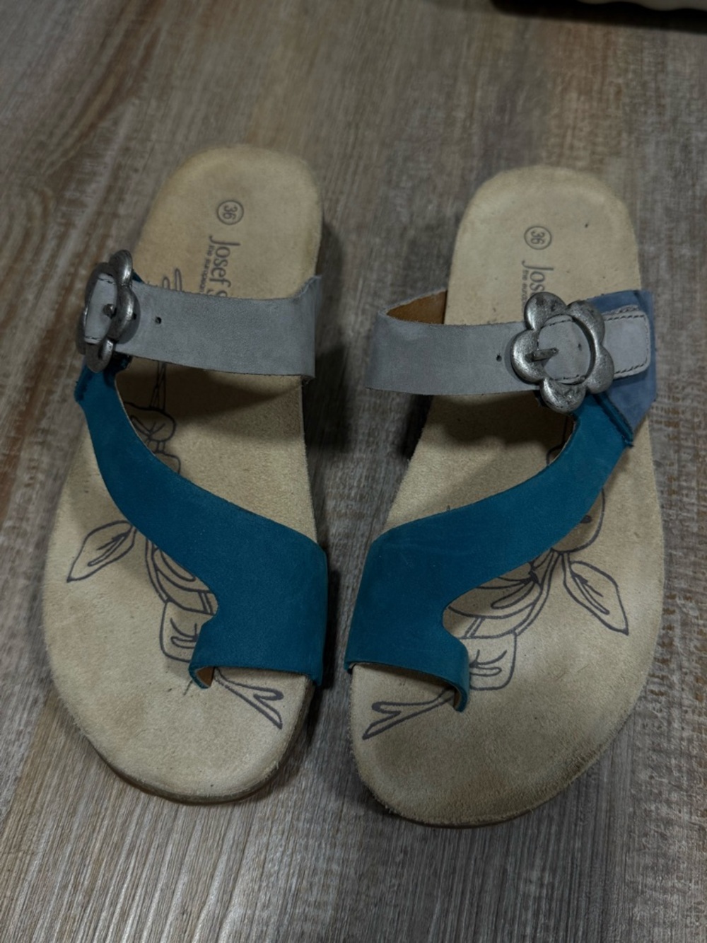 Josef Seibel Teal and Gray Buckle Toe-Loop Sandals
